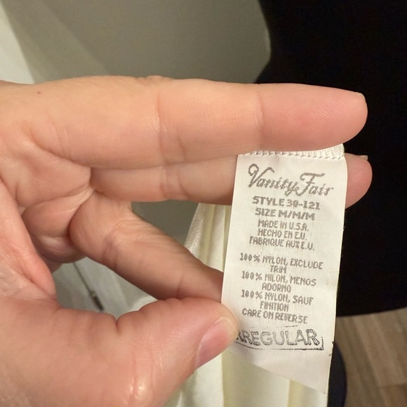 Vintage Vanity Fair Long Night Gown Ivory Cream Pajama Size Medium Rosette USA - Picture 7 of 7